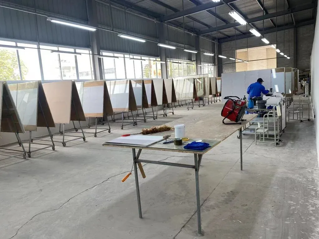 爱涂妆工匠师培训体系:以工艺标准化重塑墙面装饰艺术
艺术涂料施工
艺术涂料服务
