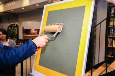 iLuvVivid News｜When Walls Become Canvases: A Dialogue on Color, Texture, and Improvisation