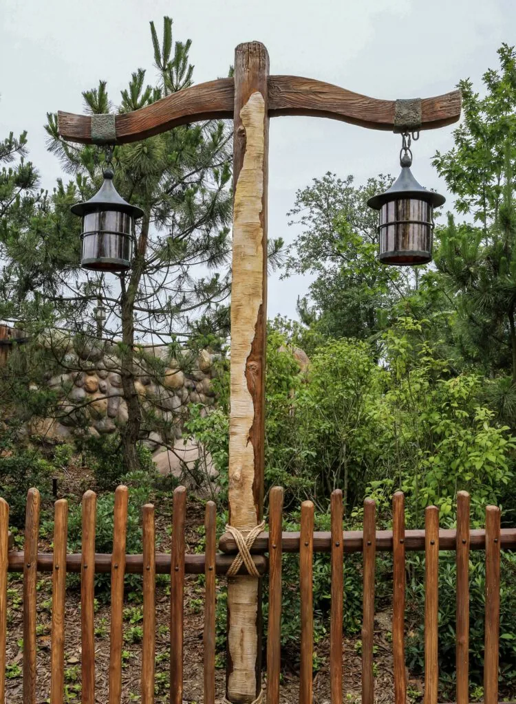 lamp post and fence 750x1024.jpg